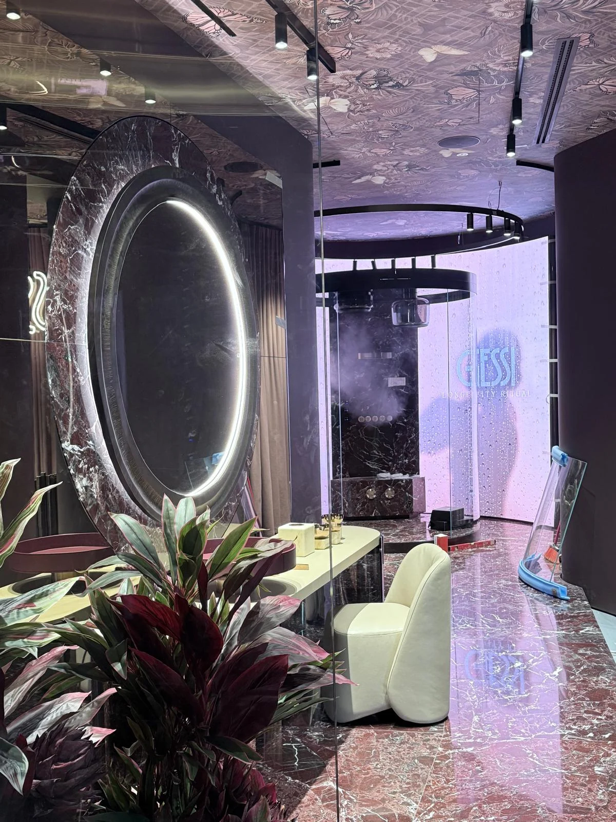 Showroom and retail design